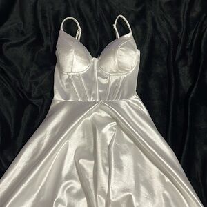 Windsor. Extra small white mini dress. Used once, in good condition.